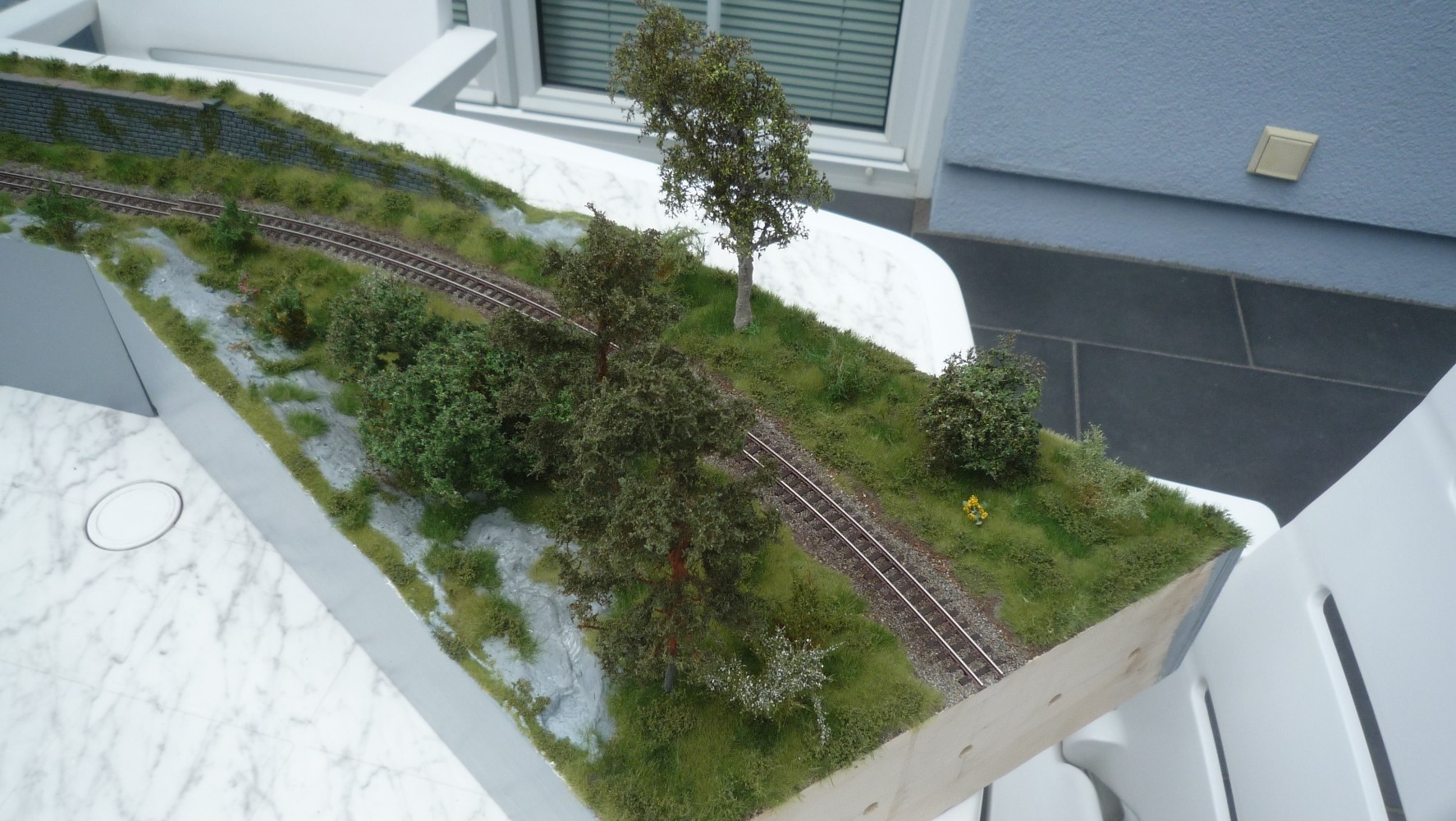 Am Ford Transit habe ich die Rücklichter farblich abgehoben. So sah es